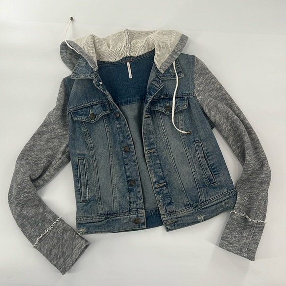 Free People Distressed Denim Jacket with Attached Knit Sleeves and Hood -s/p - Picture 3 of 11